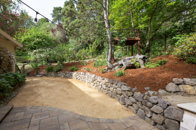 377 Wayside Rd, Portola Valley