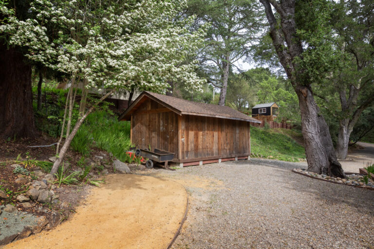 377 Wayside Rd, Portola Valley