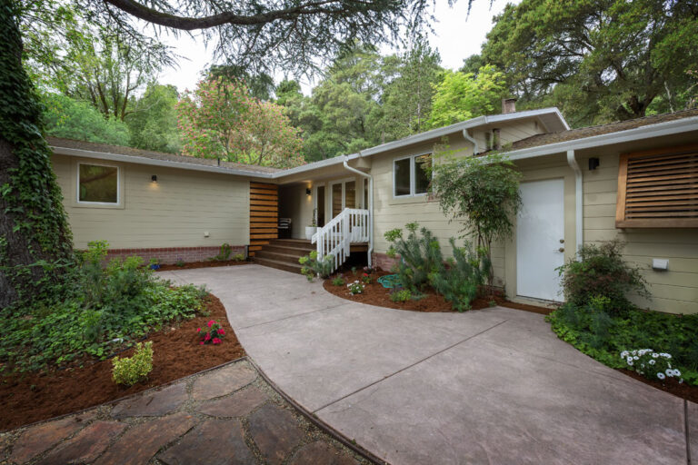 377 Wayside Rd, Portola Valley