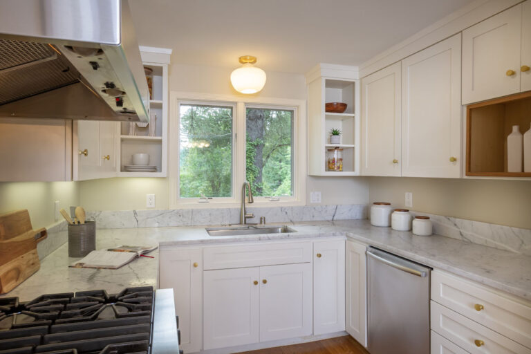 377 Wayside Rd, Portola Valley